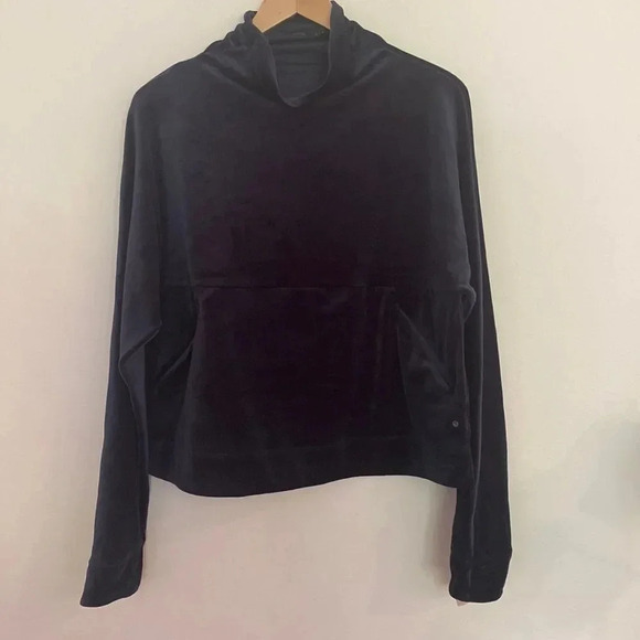 Prana Tops - Prana sz L ultra soft velour navy pullover with zip pockets EUC